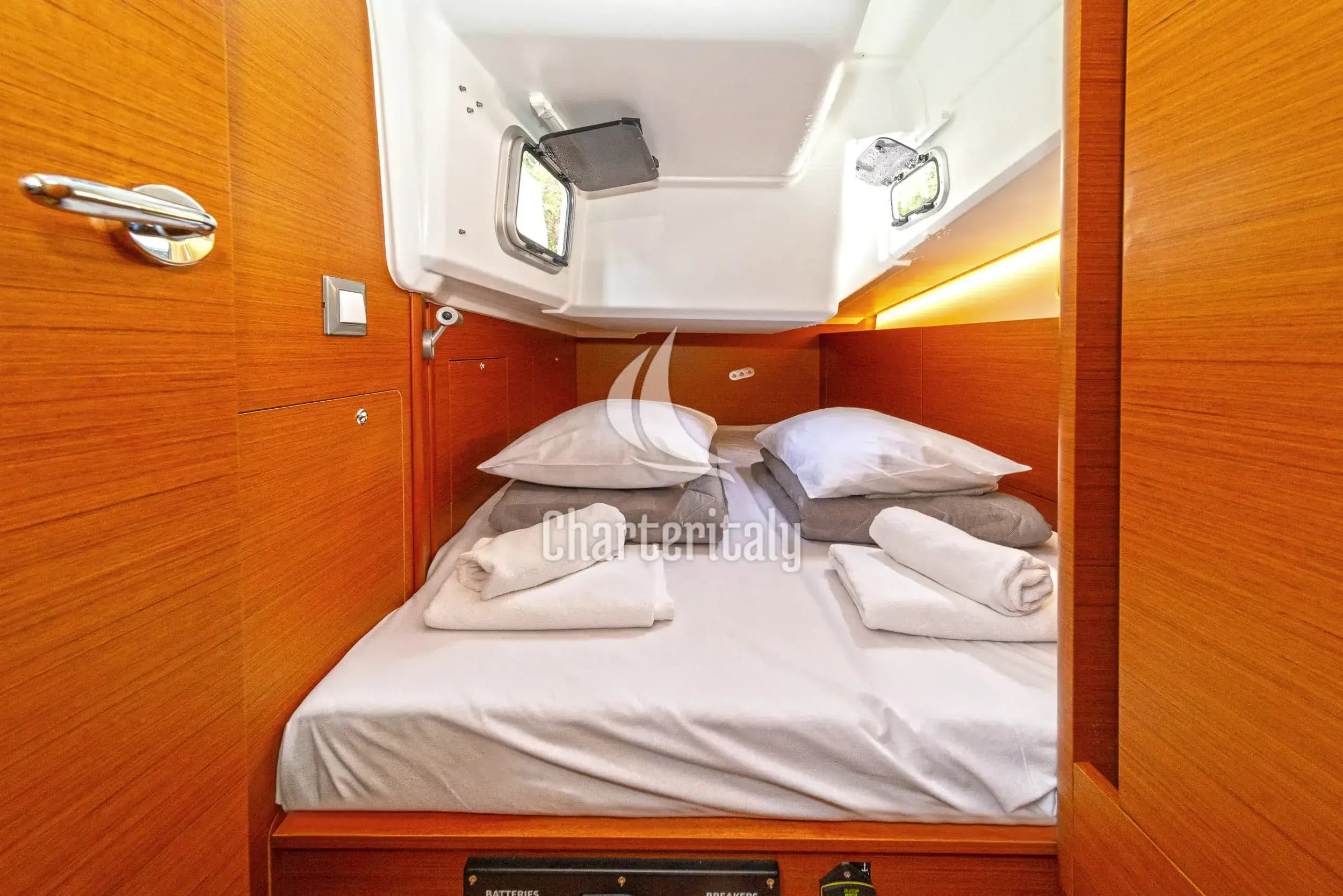 Sun Odyssey 410 - 3 cab. - First Date - 15
