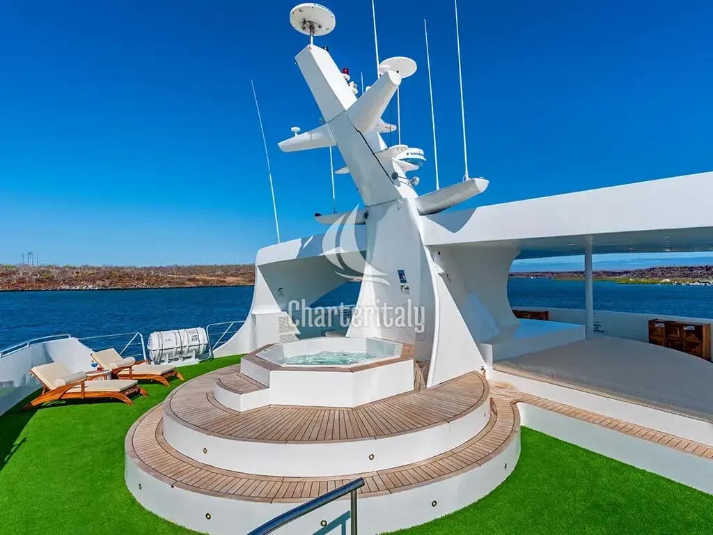 Power Catamaran - Ocean Spray - 3