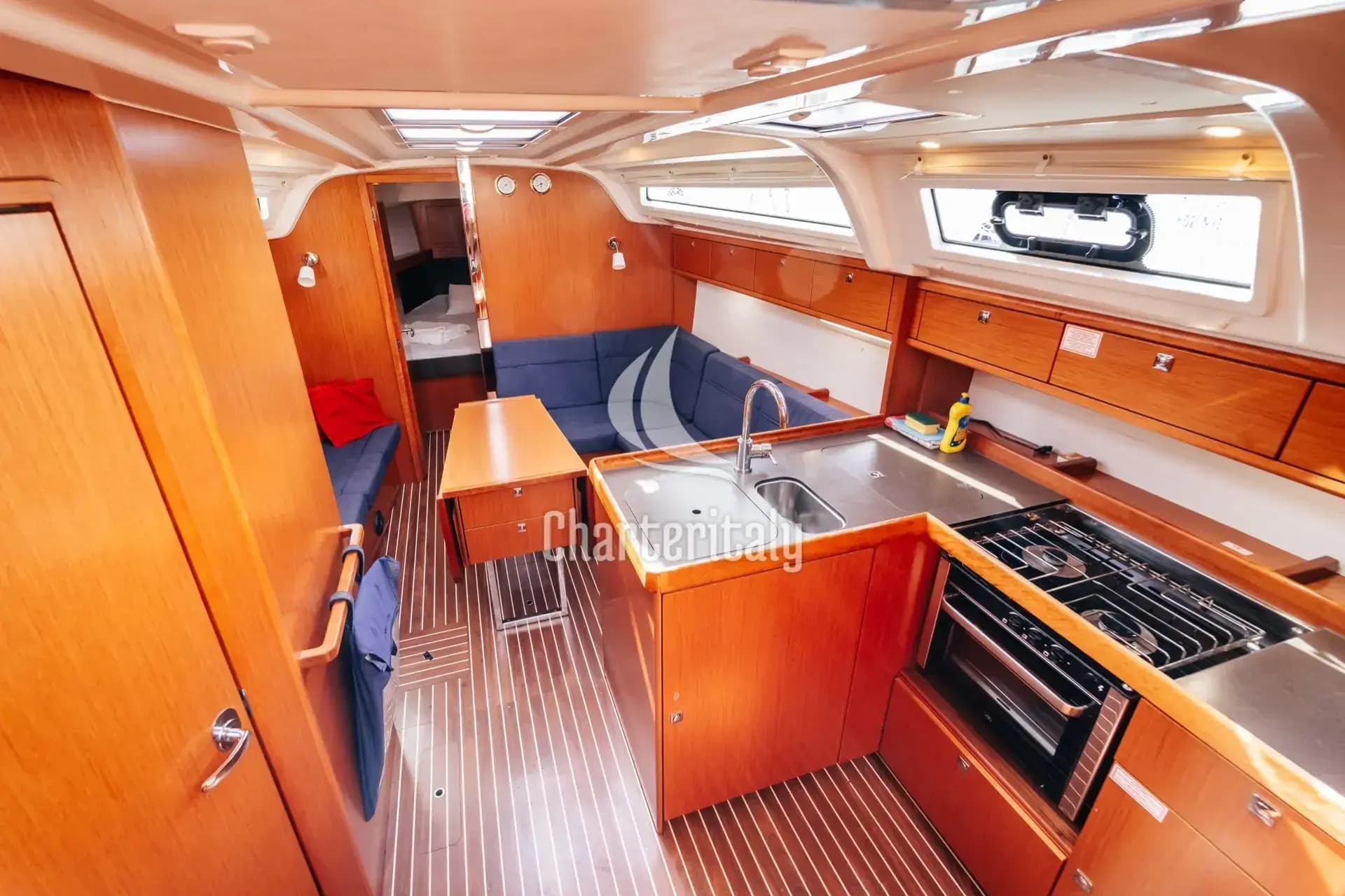 Bavaria Cruiser 37 - Blue Tone - 2