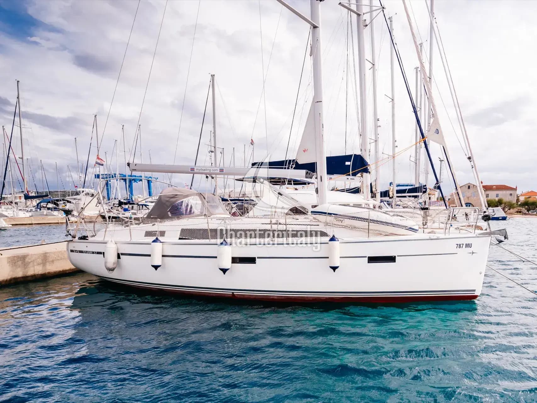 Bavaria Cruiser 37 - Blue Tone - 1