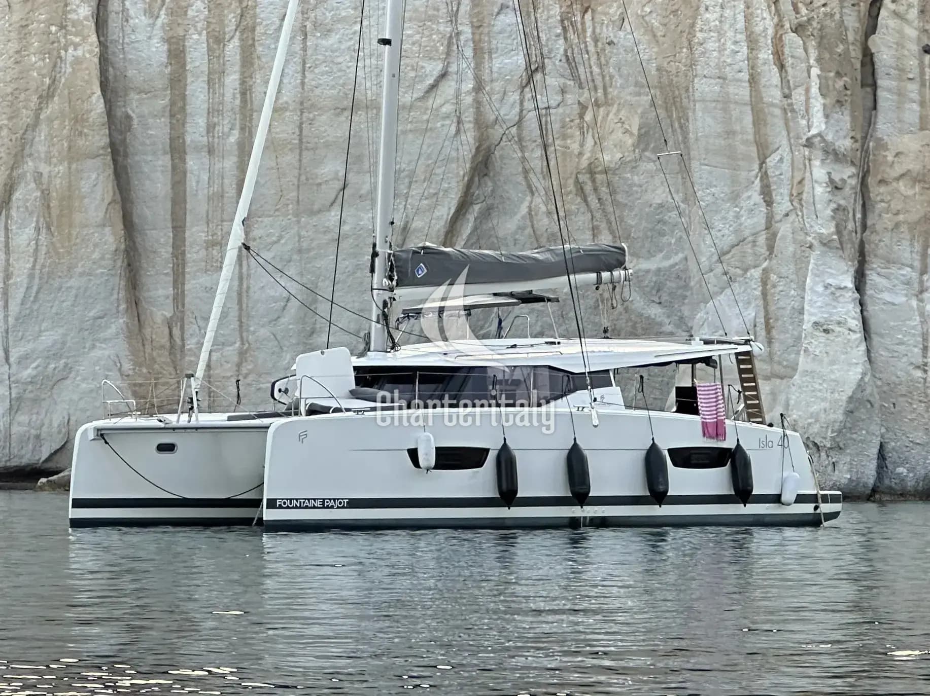 Isla 40 - ALMIRIKI - 1
