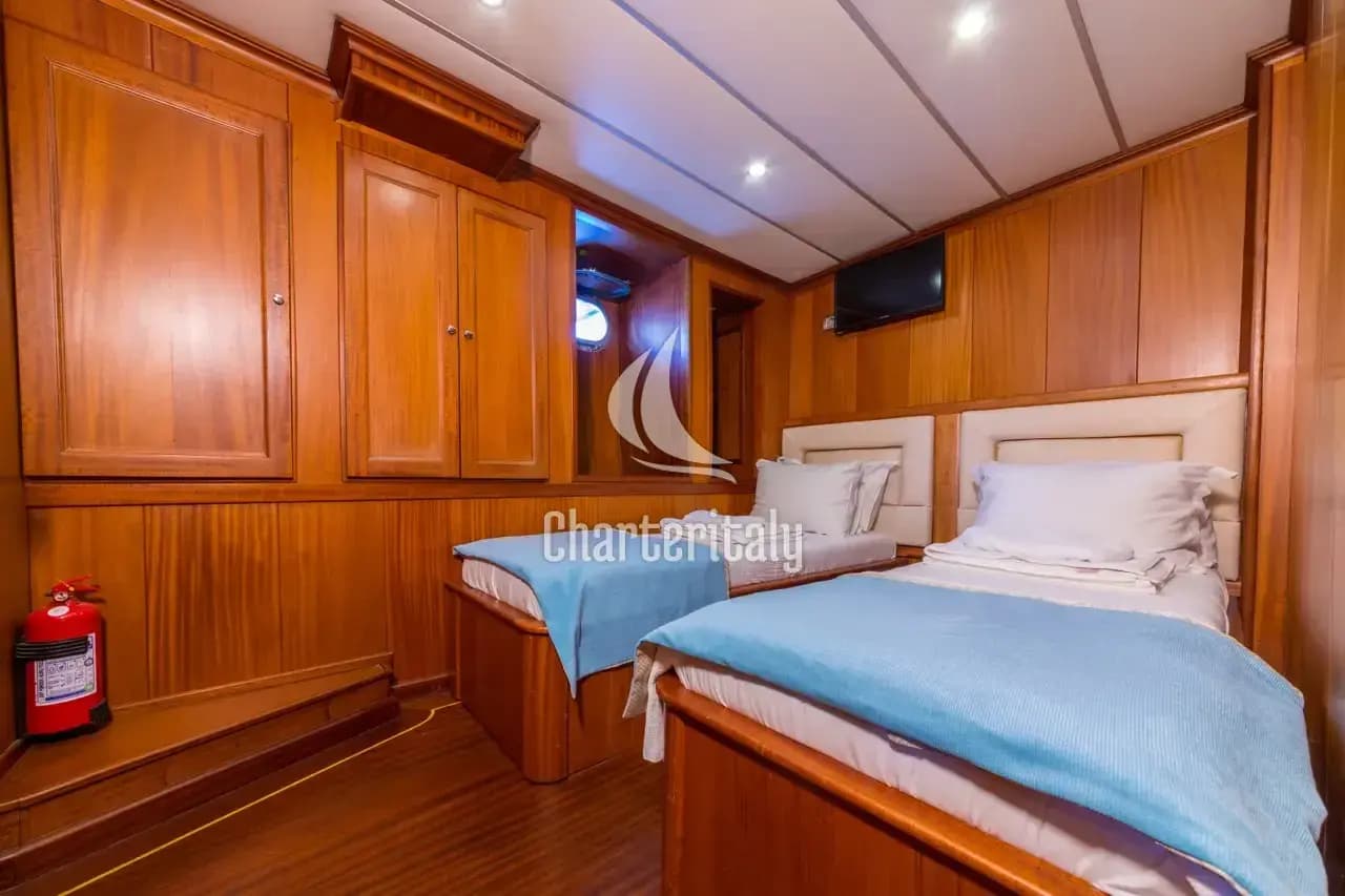 Custom built 183 - Dea Del Mare - 23