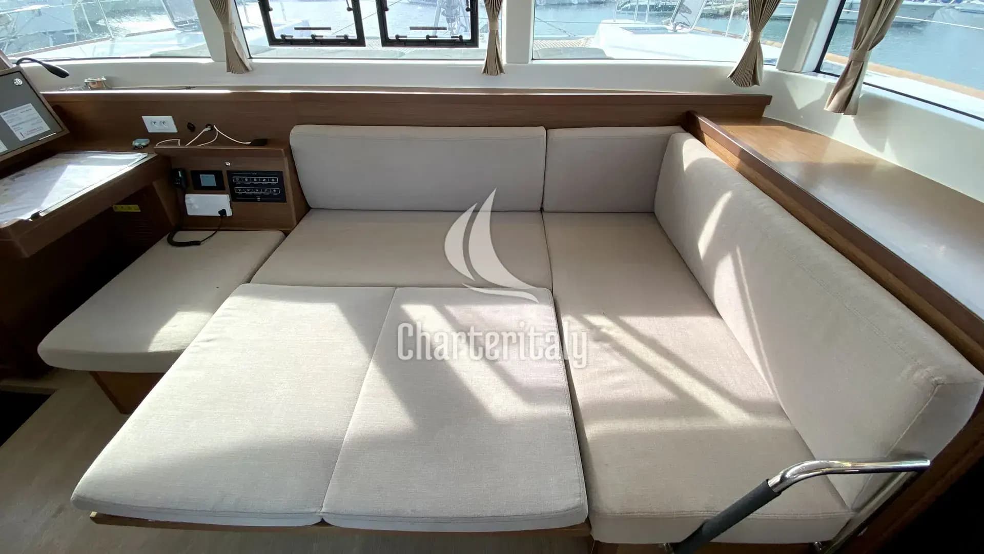 Lagoon 40 - Sunrise - 30