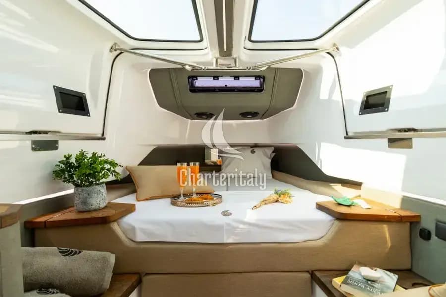 Axopar 37 XC Cross Cabin - MY CHARACTER - 9
