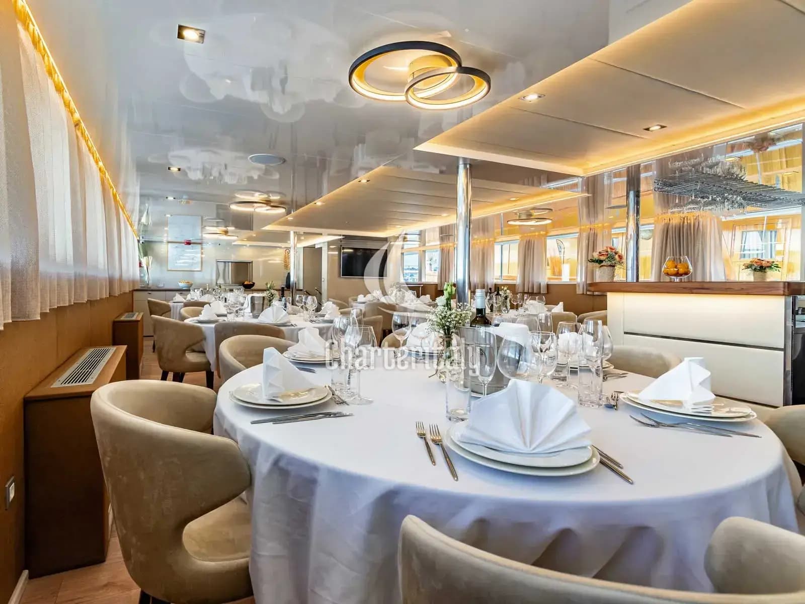 Luxury Motor Yacht - Suzana - 7