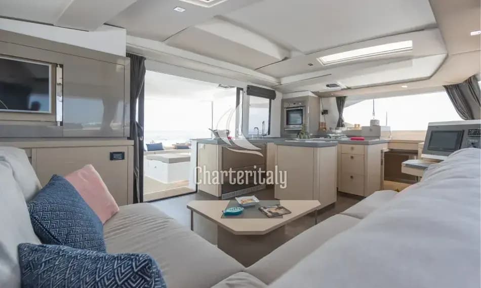 Fountaine Pajot Saona 47 Quintet - 5 + 1 cab. - Red Rose - 10