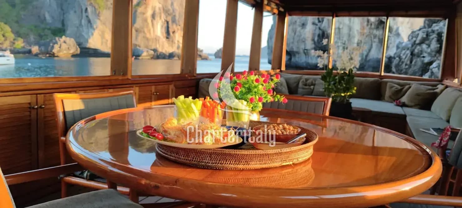 Motoryacht - Maha Bhetra - 19