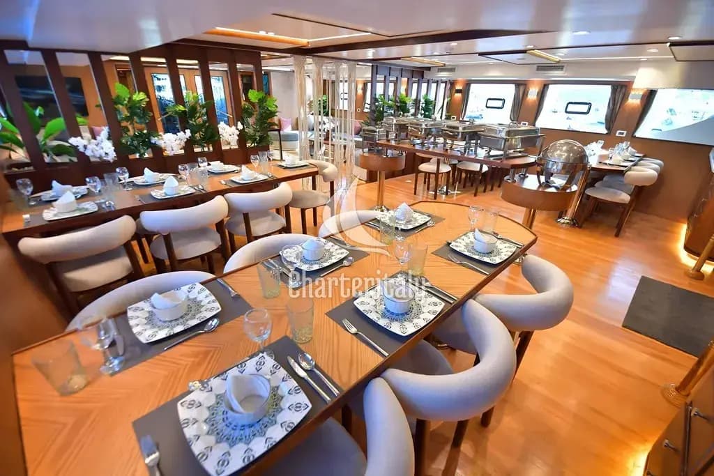 Luxury Motor Yacht - Comfort cabin upper deck 3 - 3