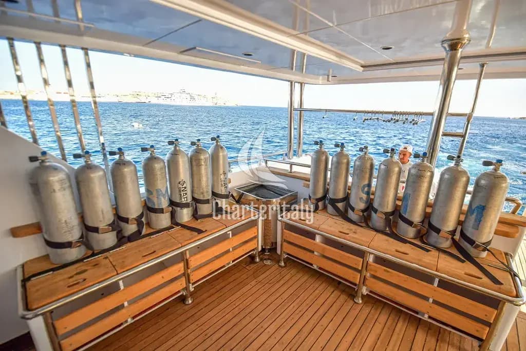 Luxury Motor Yacht - Comfort cabin upper deck 3 - 14
