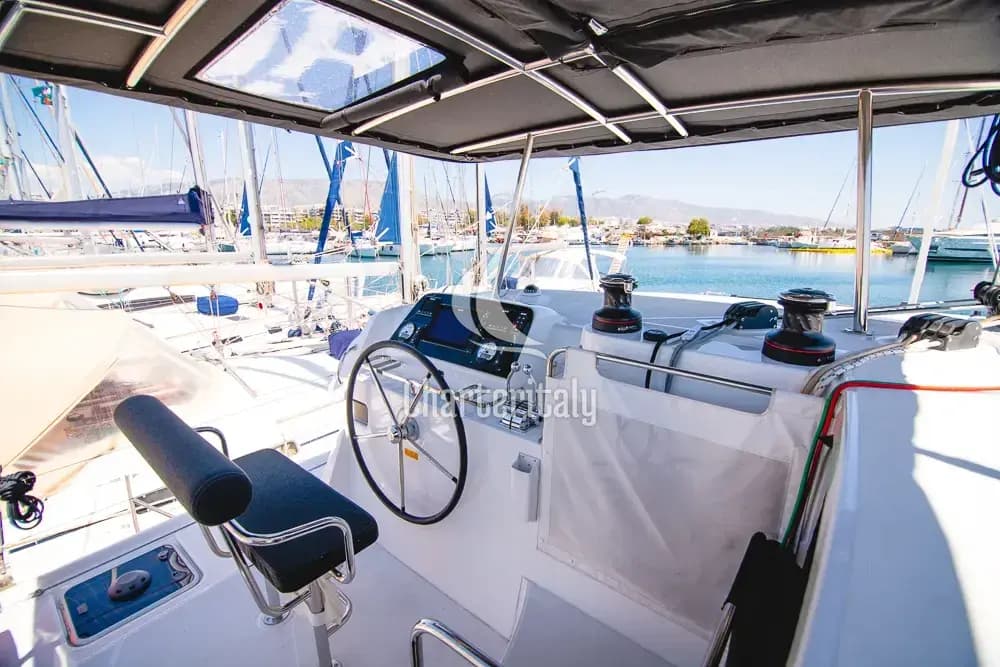 Lagoon 42 - Blue Trident - 18