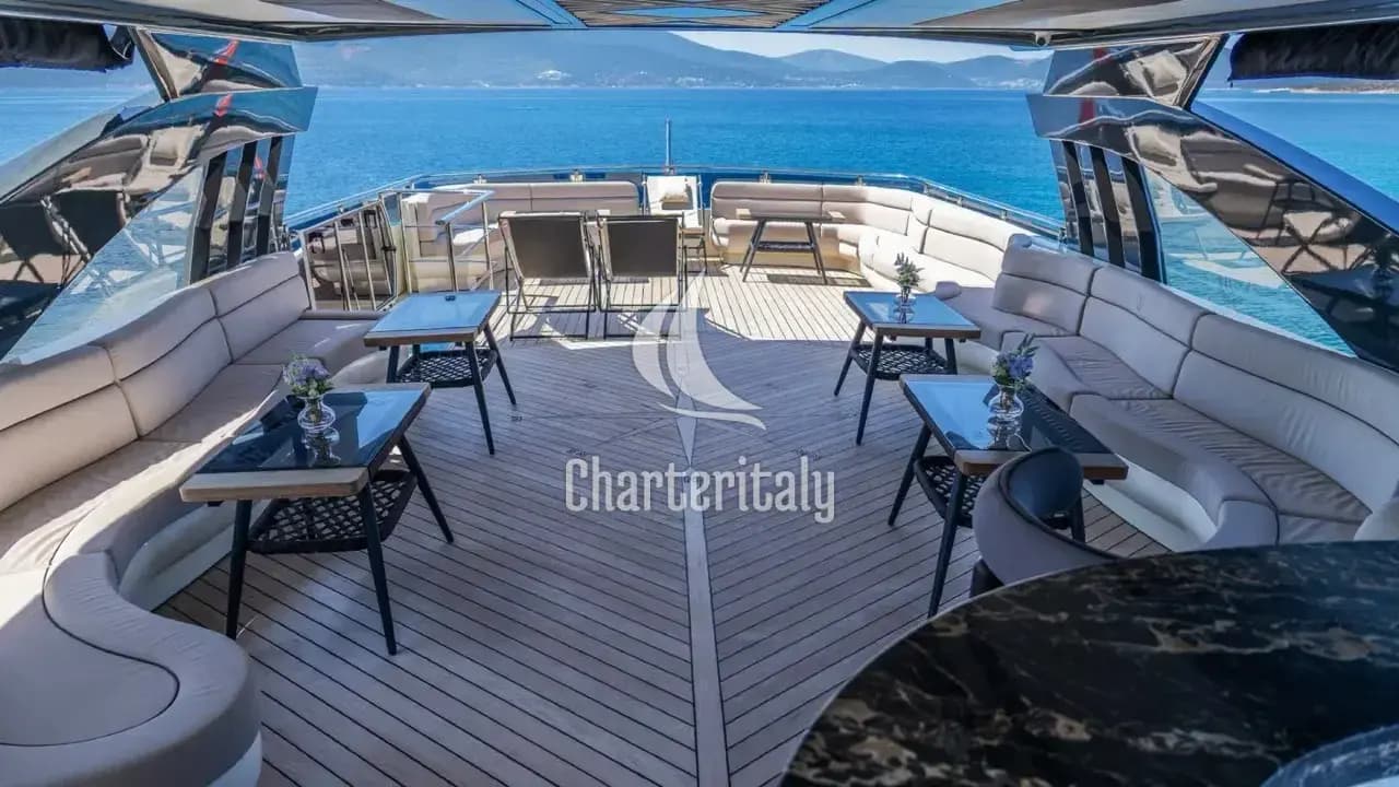 Luxury Motor Yacht - Den Den - 15