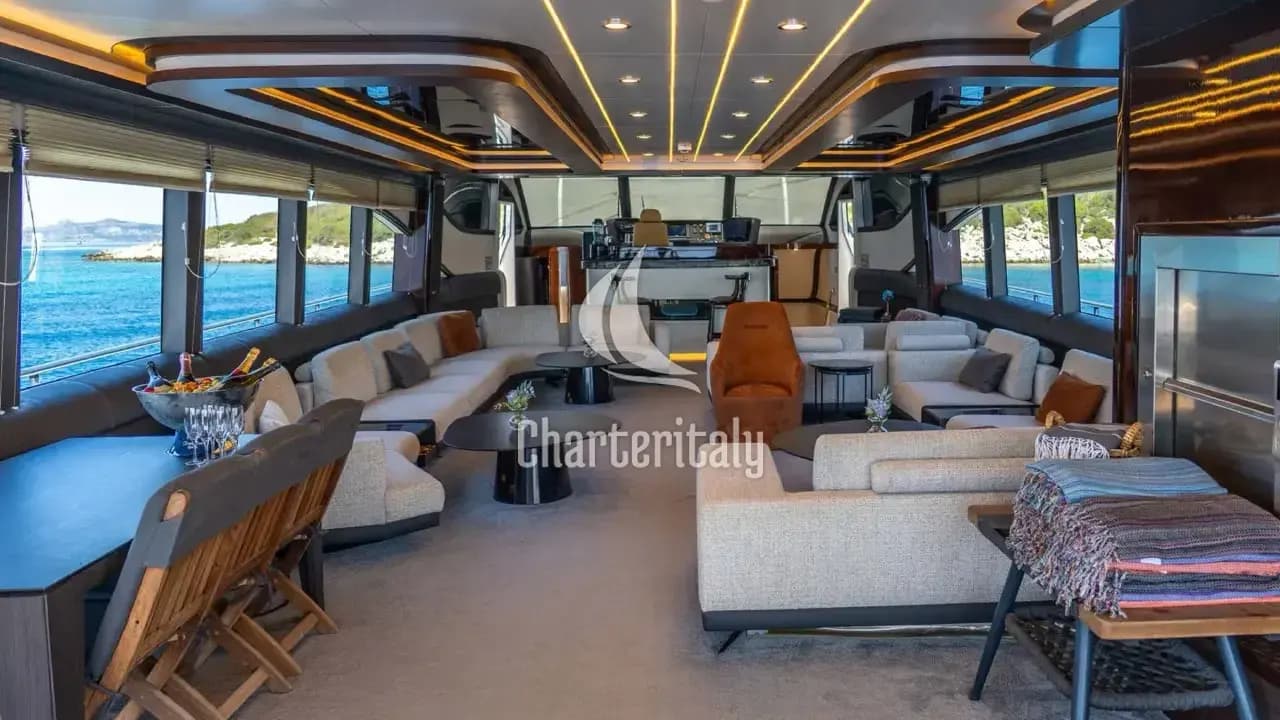 Luxury Motor Yacht - Den Den - 24