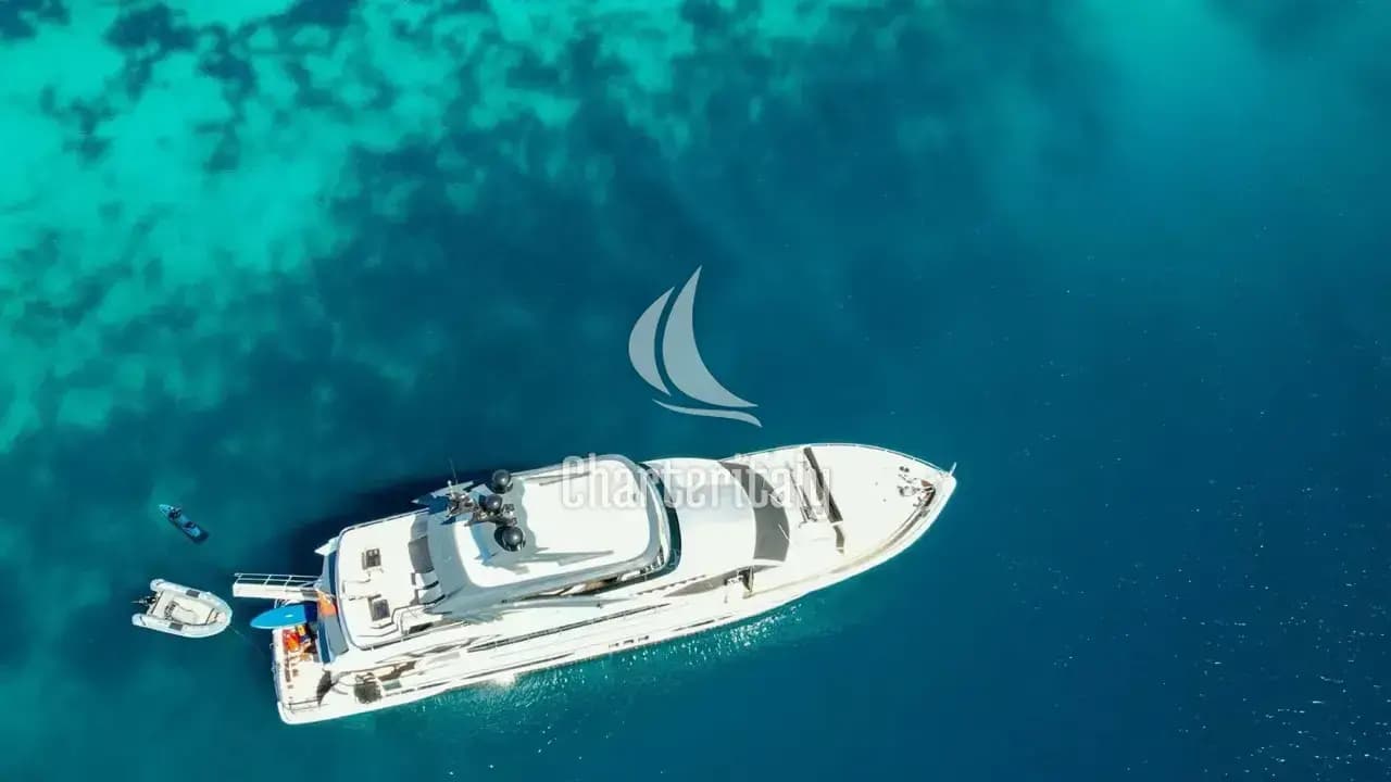 Luxury Motor Yacht - Den Den - 8