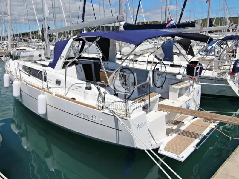 Oceanis 38.1 - AURA - 8