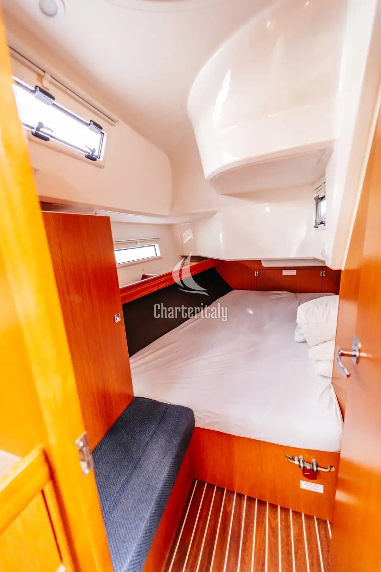 Bavaria Cruiser 37 - Flinx - 24