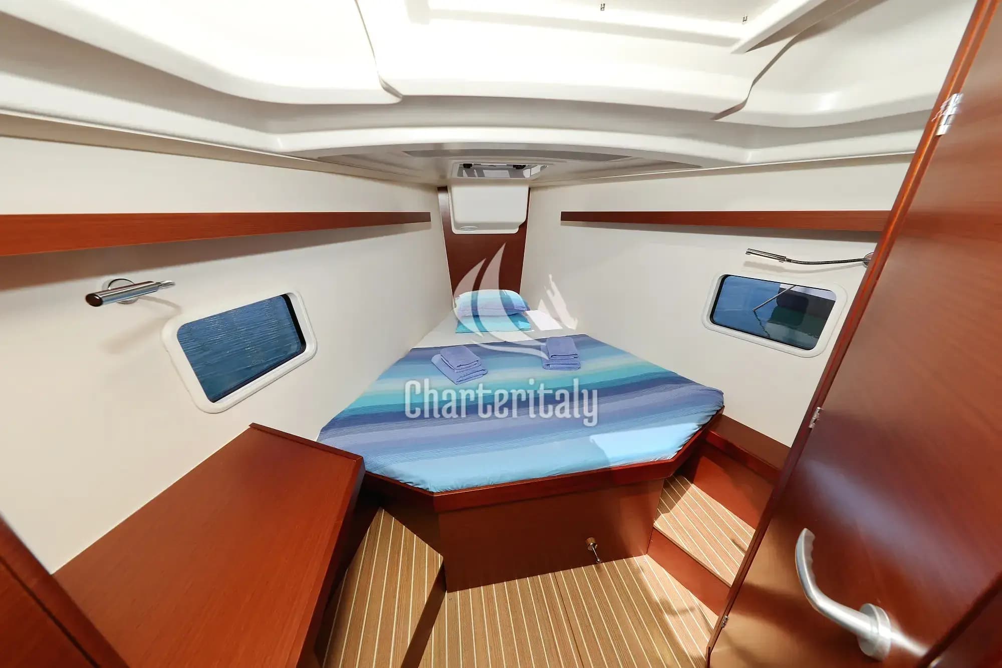 Hanse 418 - NIKE - 10