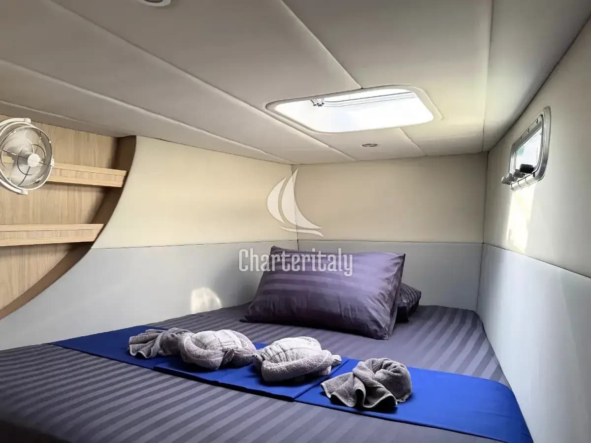 Island Spirit 410 - Isle Phantom - 25