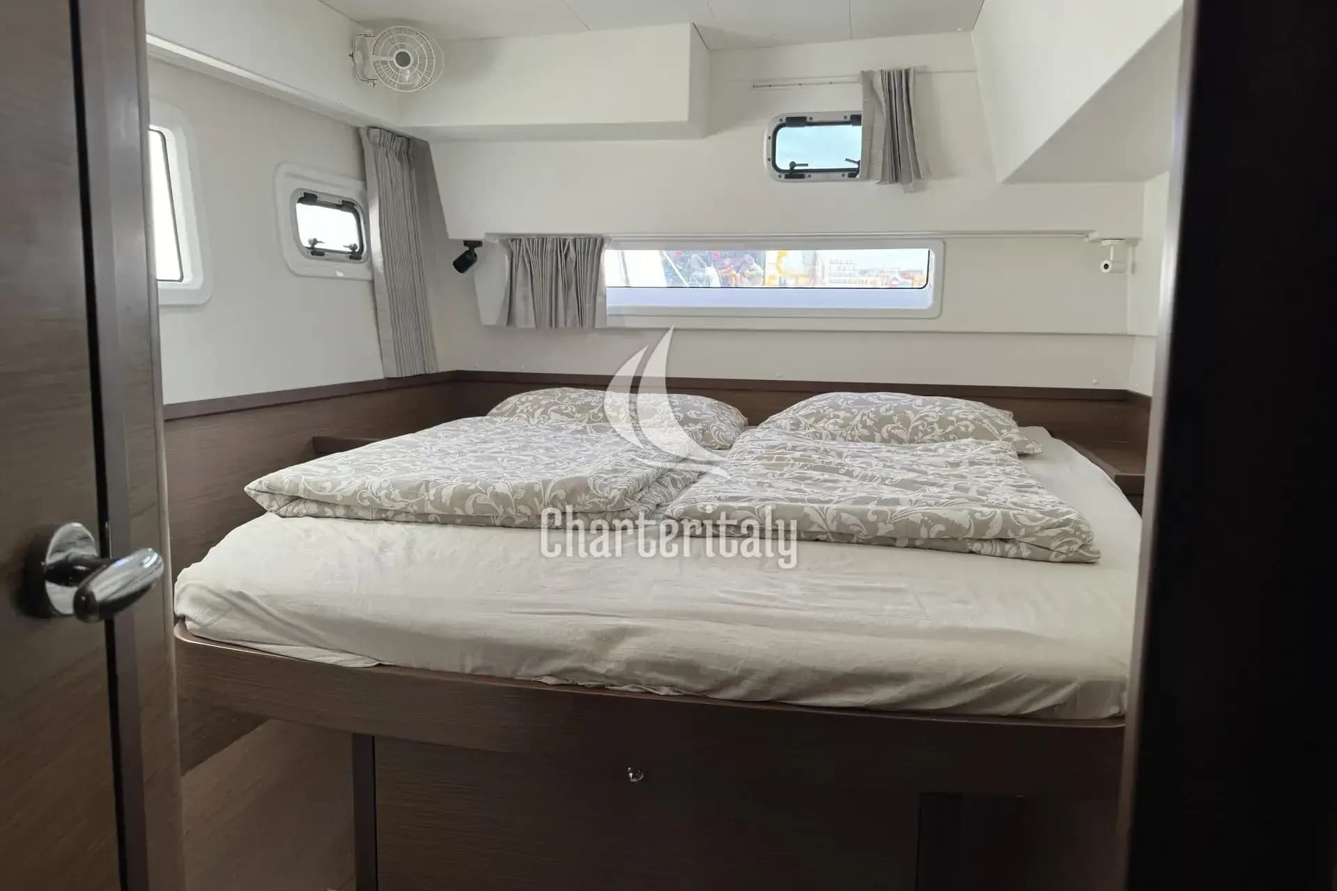 Lagoon 42 - 4 cab. - Moonlight - 24