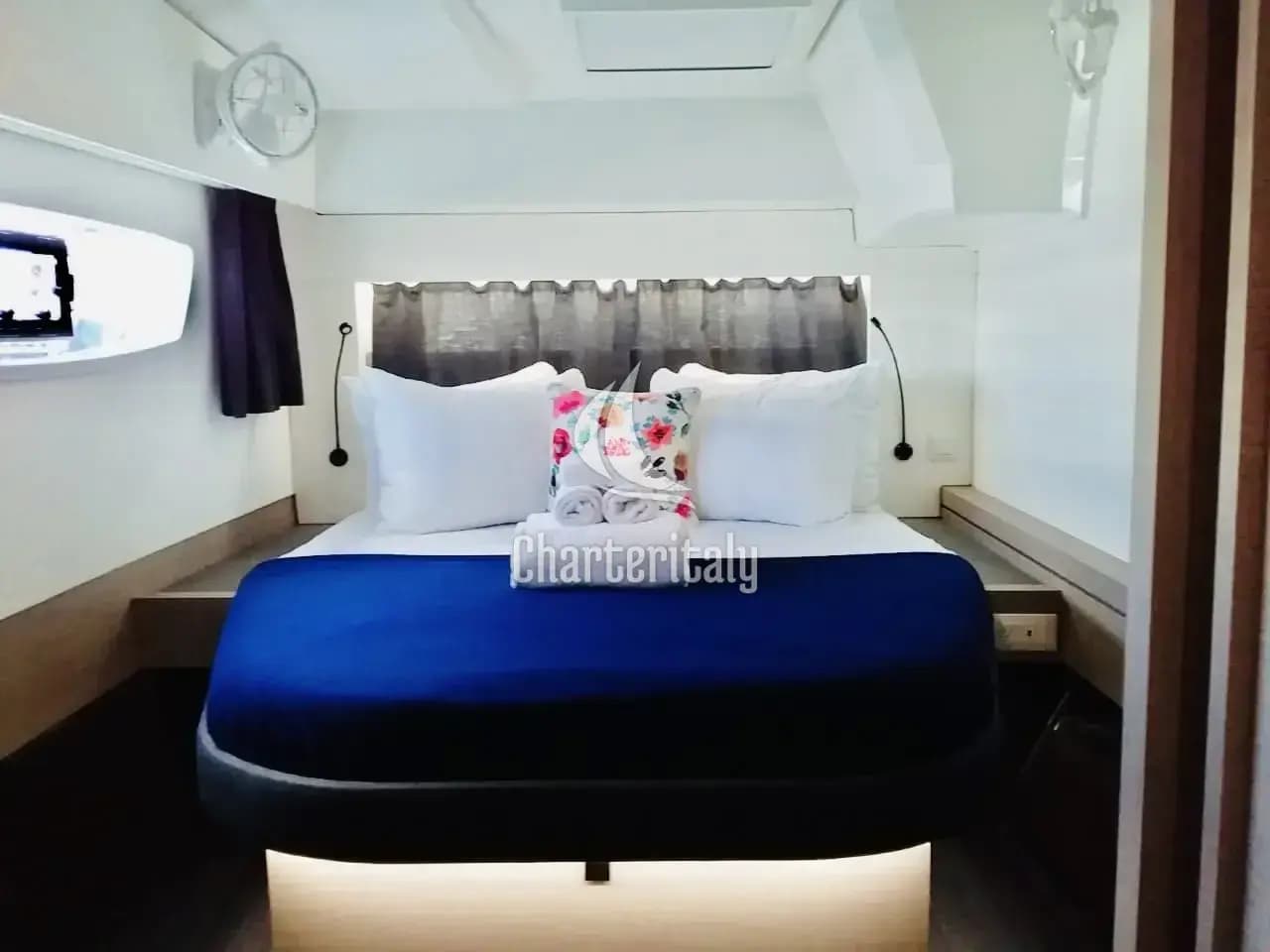 Fountaine Pajot Astrea 42 Maestro - Serene Blue - 15