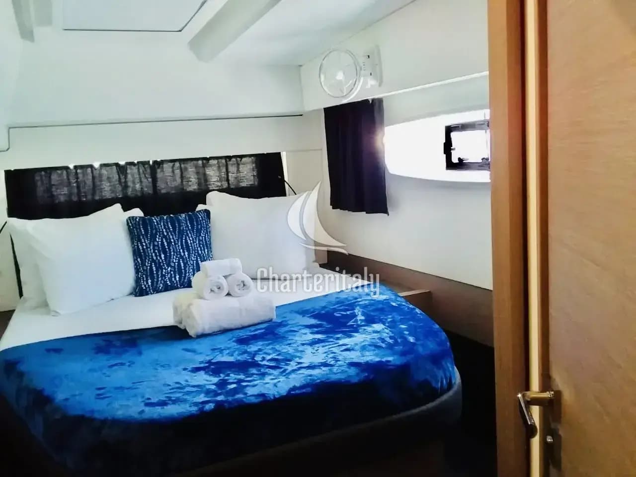 Fountaine Pajot Astrea 42 Maestro - Serene Blue - 18