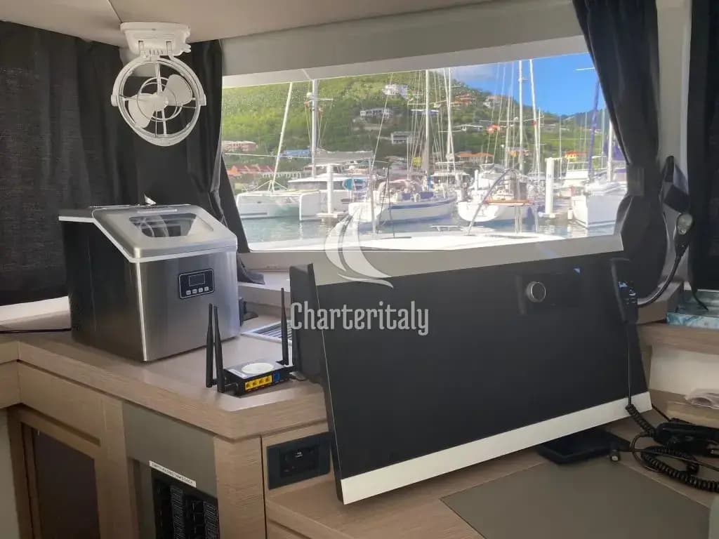 Fountaine Pajot Astrea 42 Maestro - Serene Blue - 13