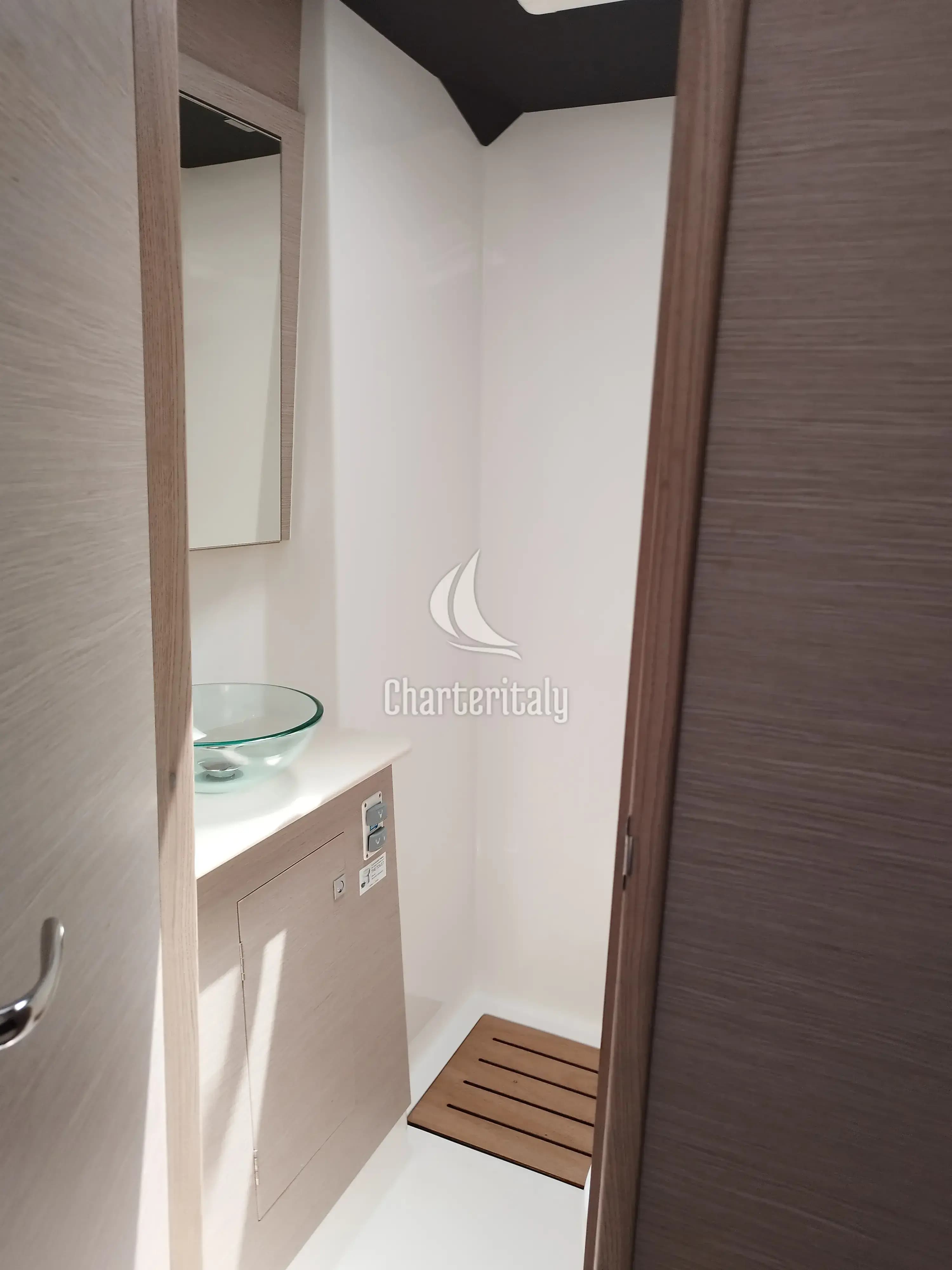 Dufour 48 Catamaran - 5 + 1 cab. - Delphinus - 22