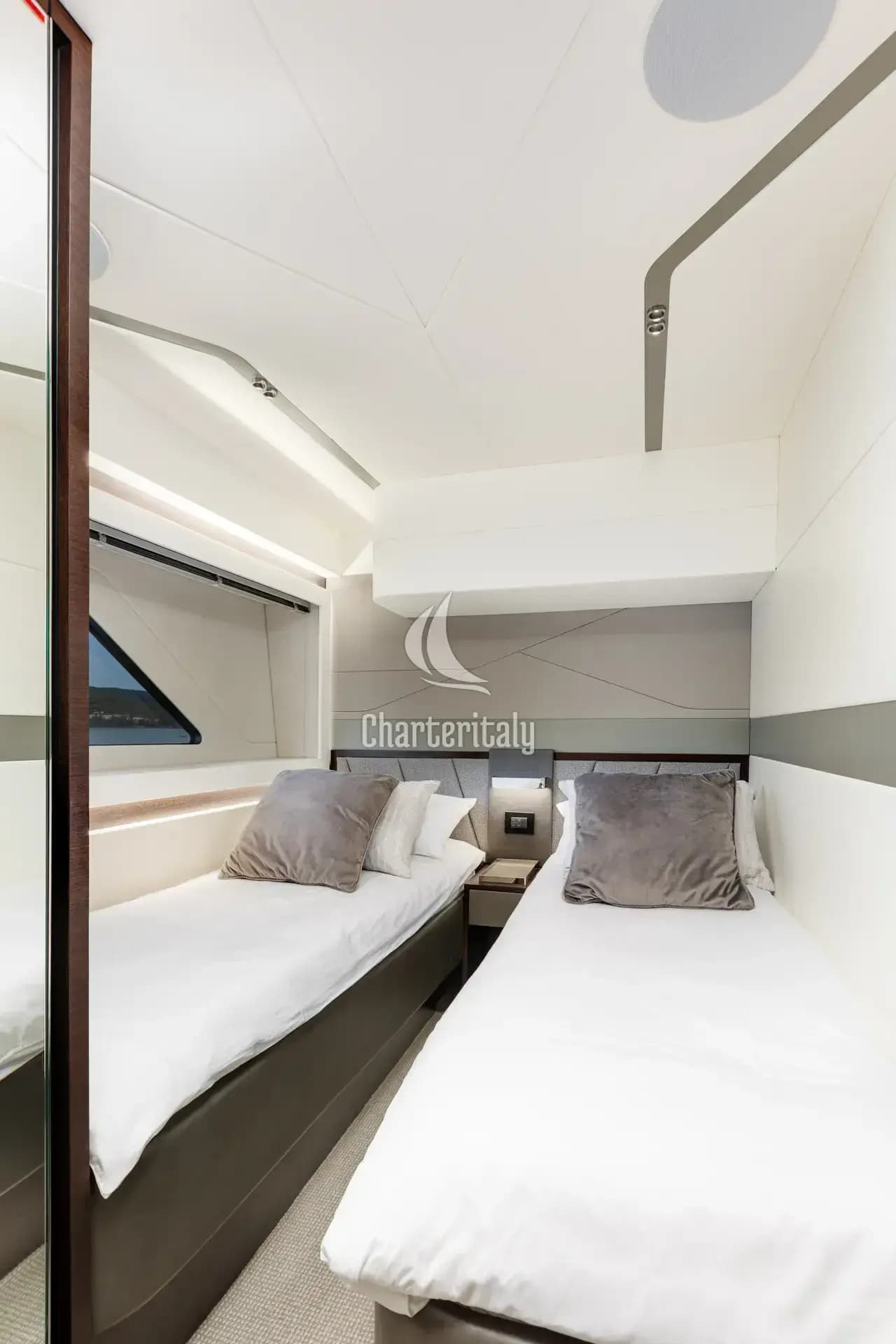 Sunseeker 65 - X2 - 19