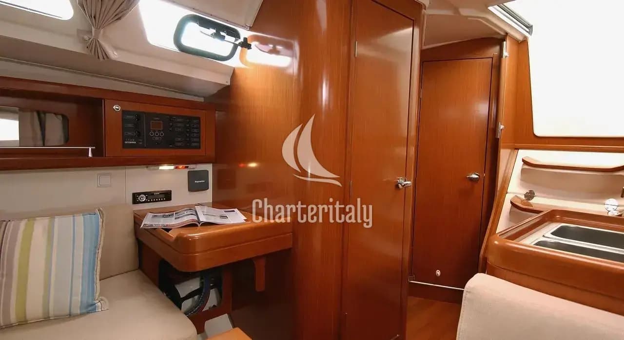 Oceanis 34 - Aquamarine - 10