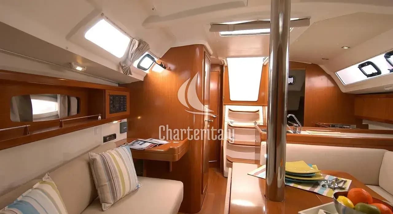 Oceanis 34 - Aquamarine - 9