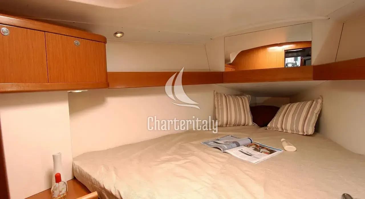 Oceanis 34 - Aquamarine - 11