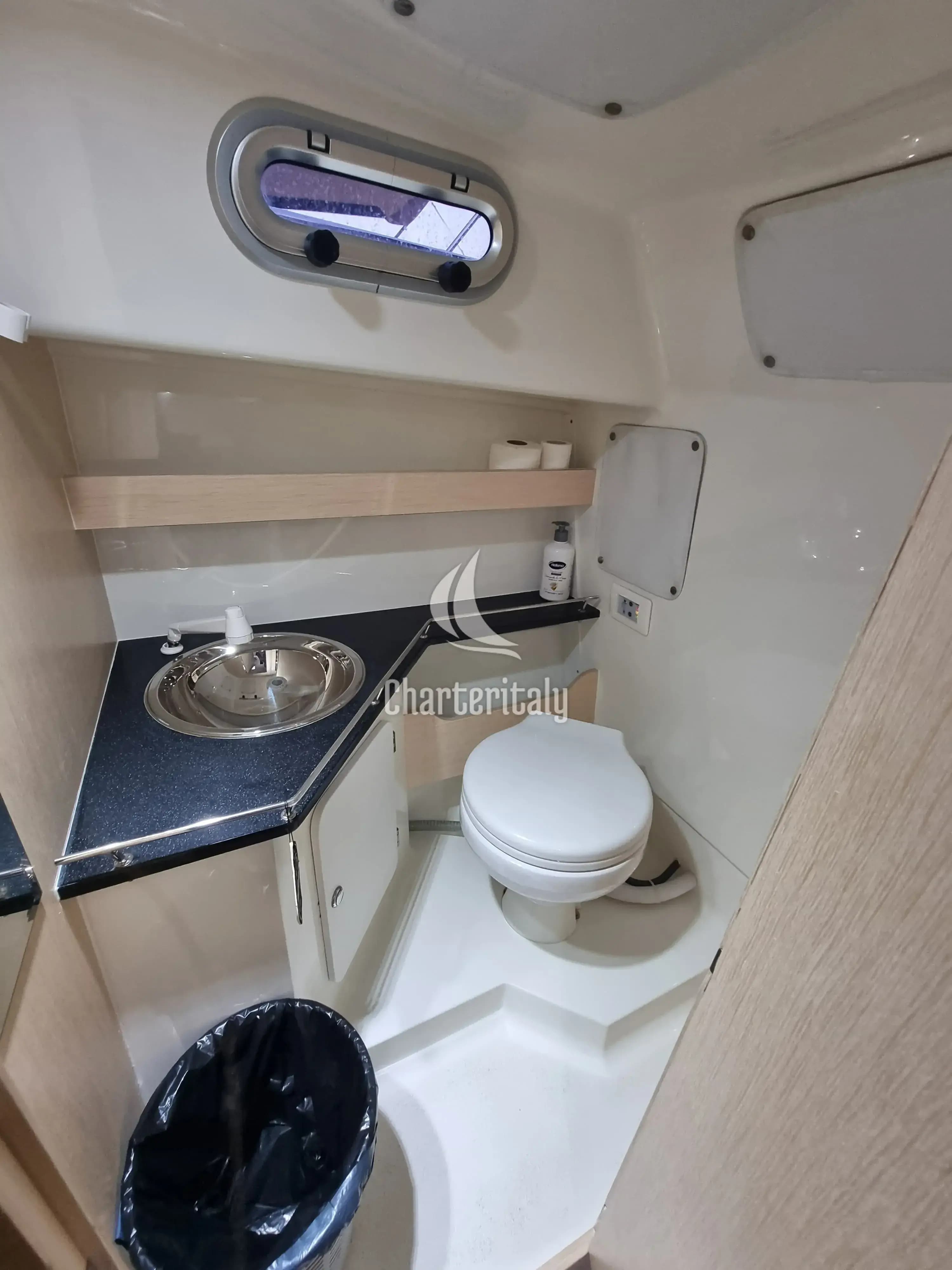 Atlantic Marine Sun Cruiser 730 - Lady Blue - 8