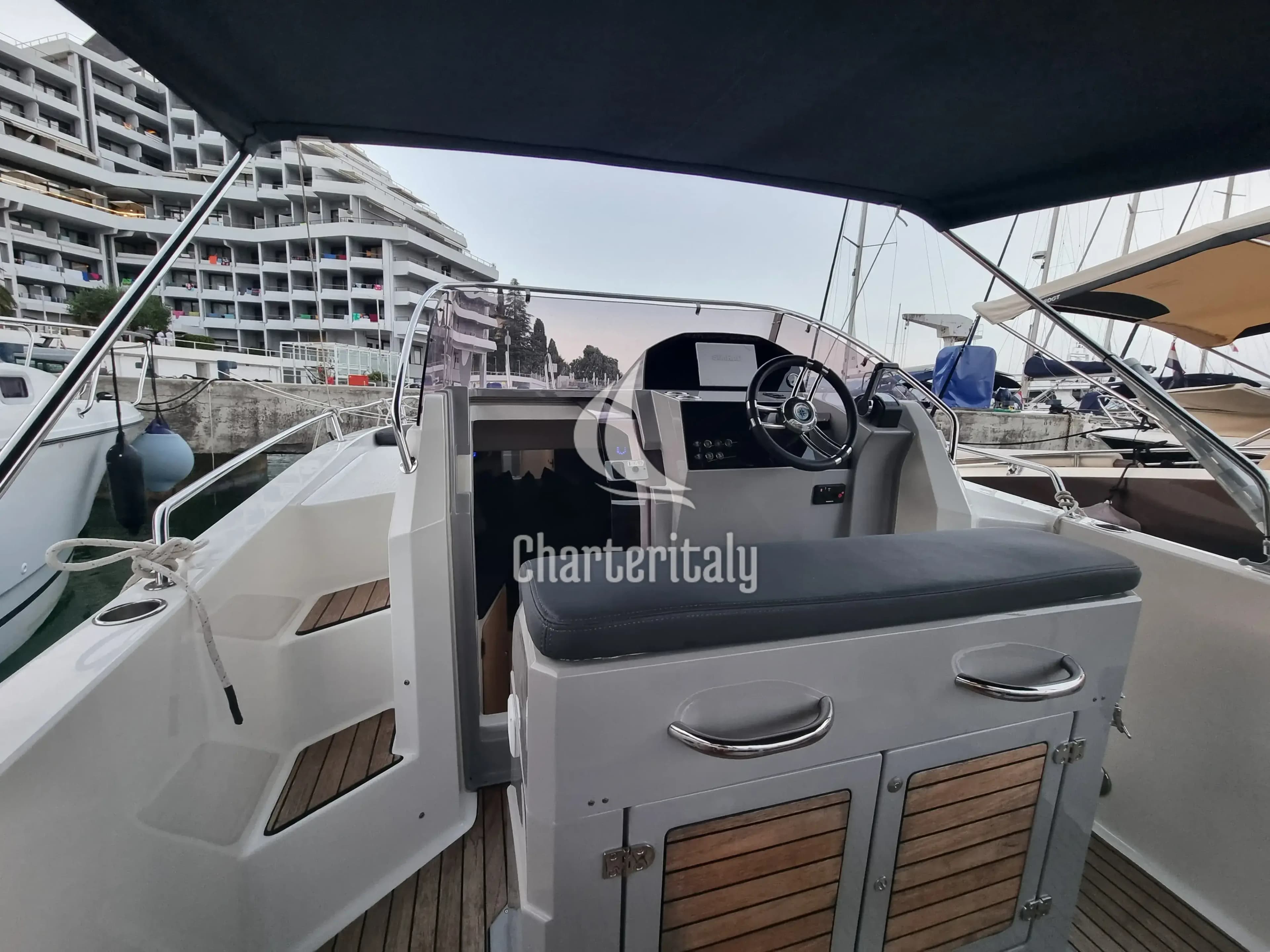 Atlantic Marine Sun Cruiser 730 - Lady Blue - 11