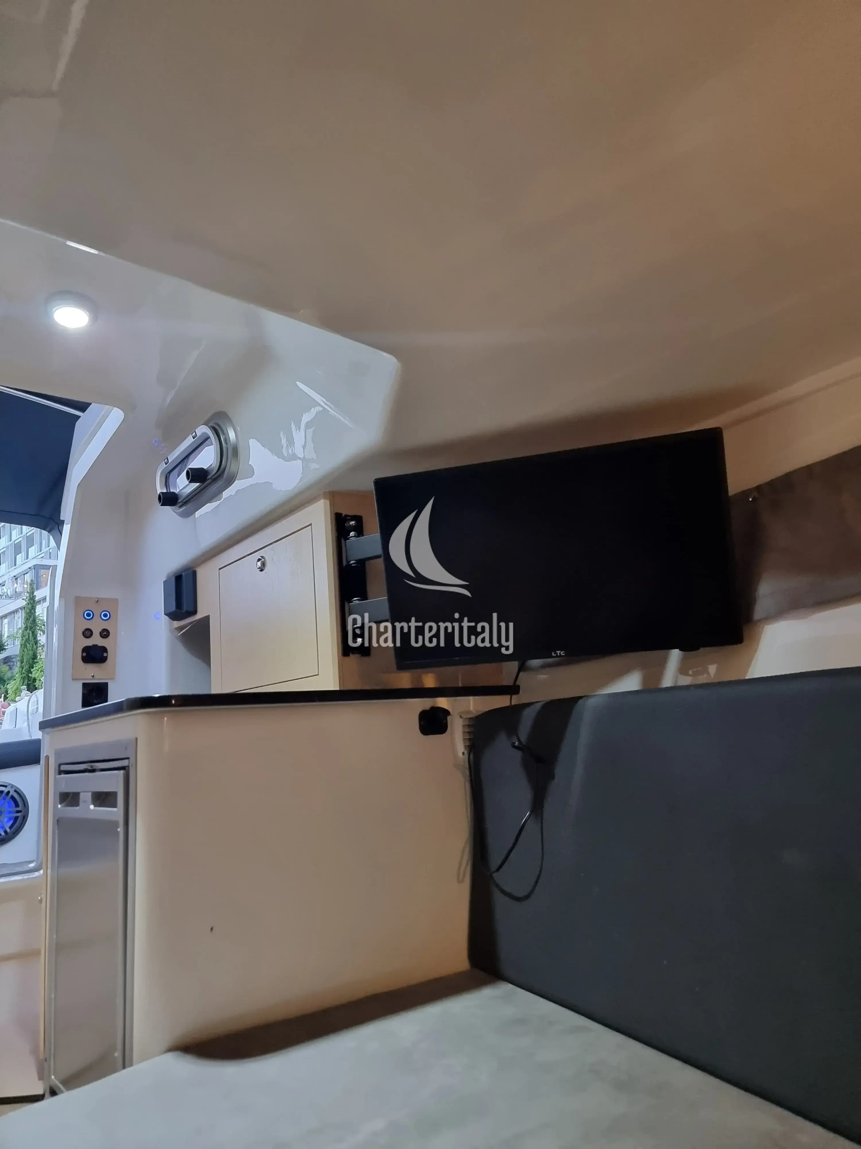 Atlantic Marine Sun Cruiser 730 - Lady Blue - 9