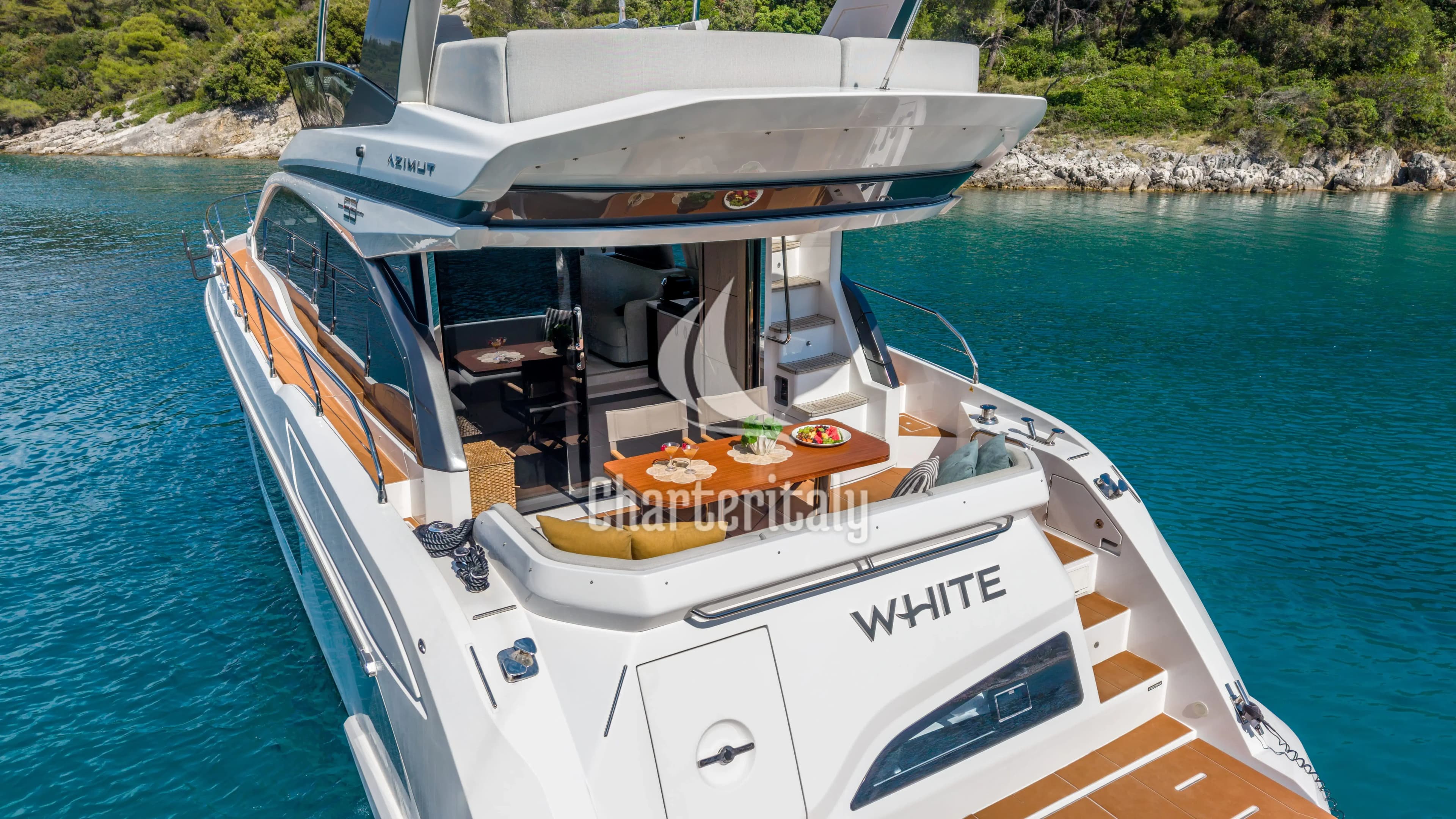 Azimut 53 Fly - White - 8