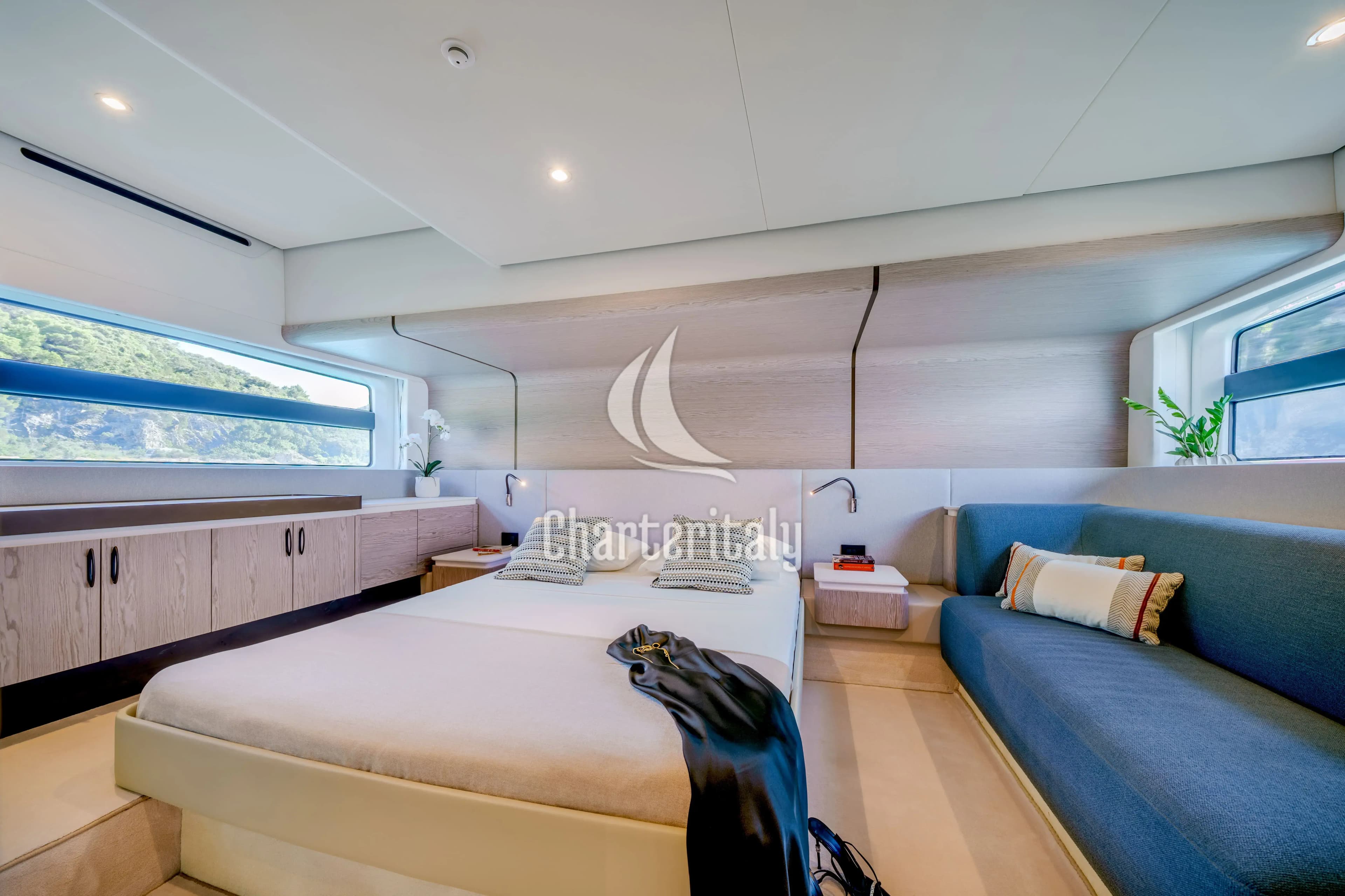 Azimut 53 Fly - White - 17