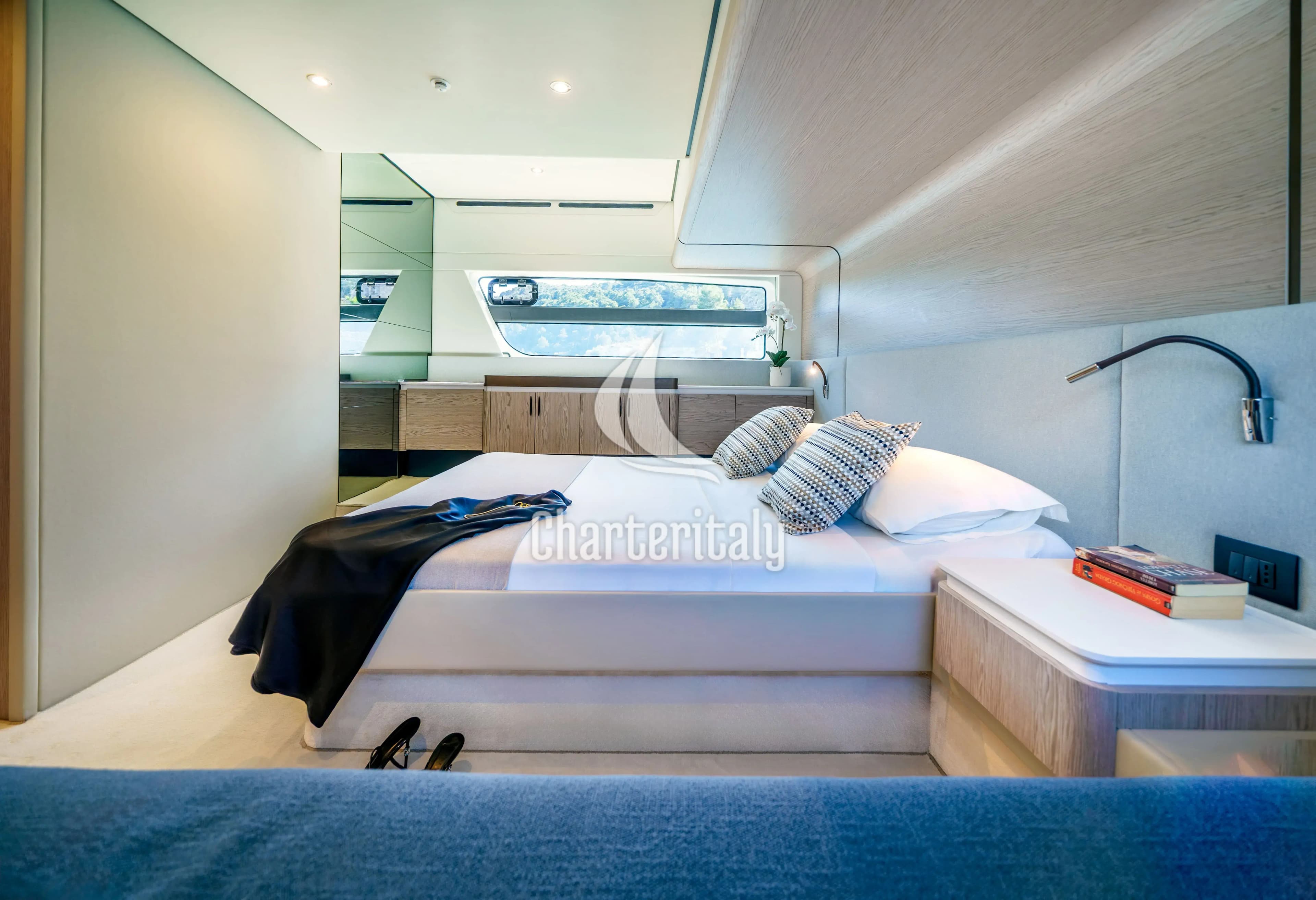 Azimut 53 Fly - White - 18