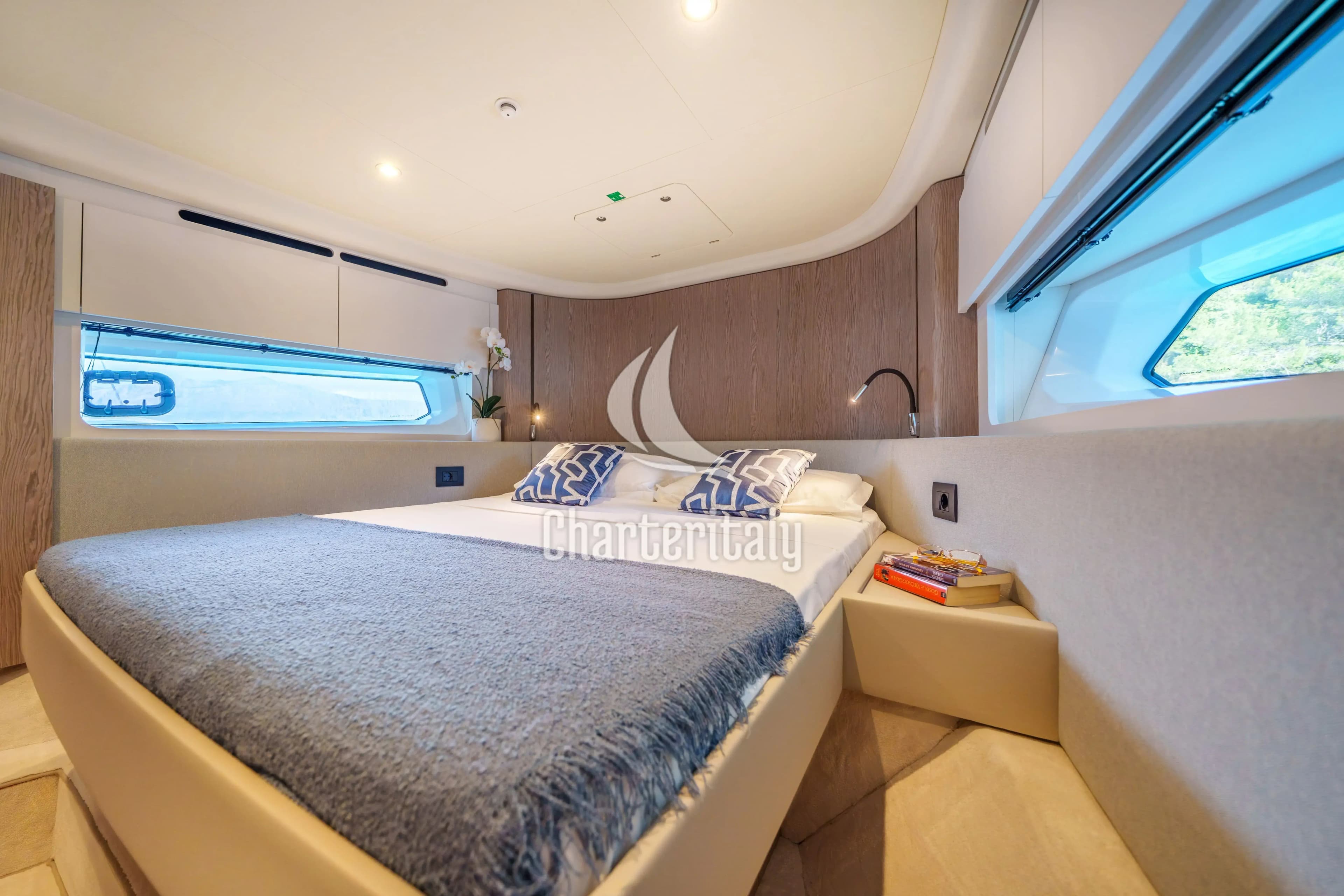 Azimut 53 Fly - White - 22