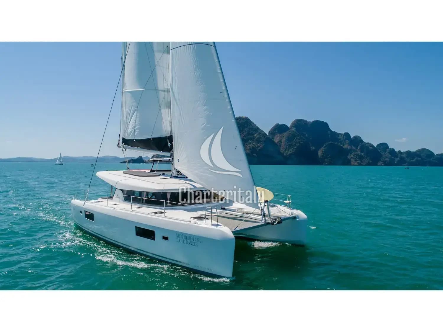 Lagoon 42 - Cloud Dancer - 1