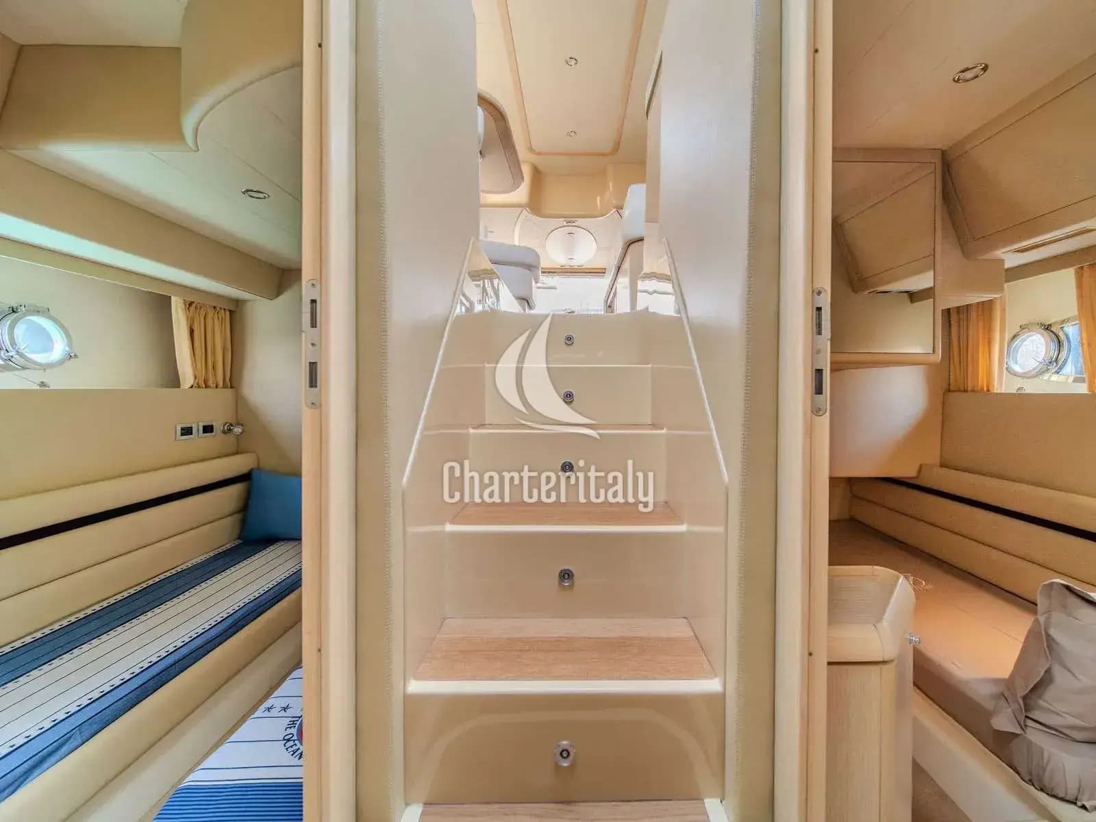 Ferretti 550 - Carte Blanche - 5