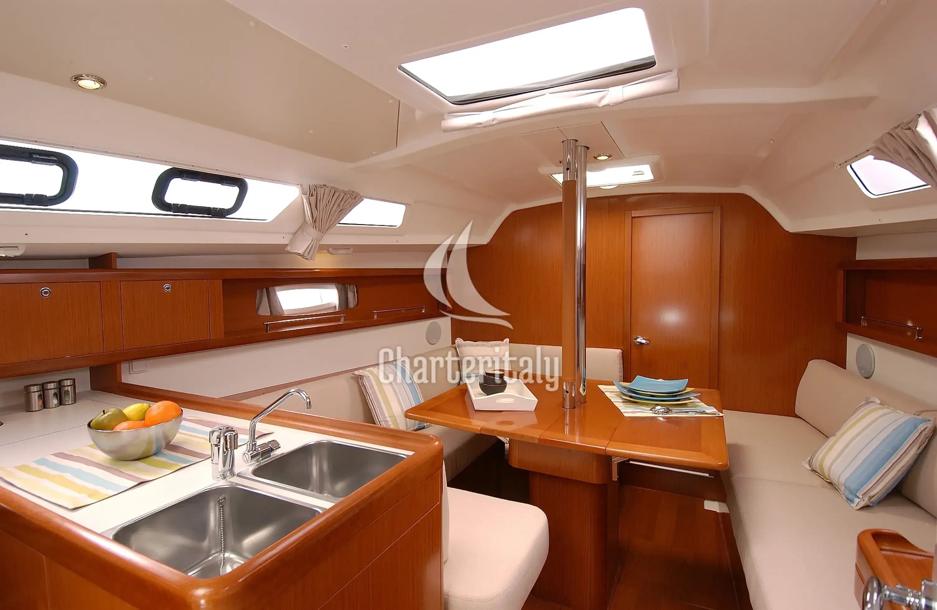 Oceanis 34 - Fun Five - 4