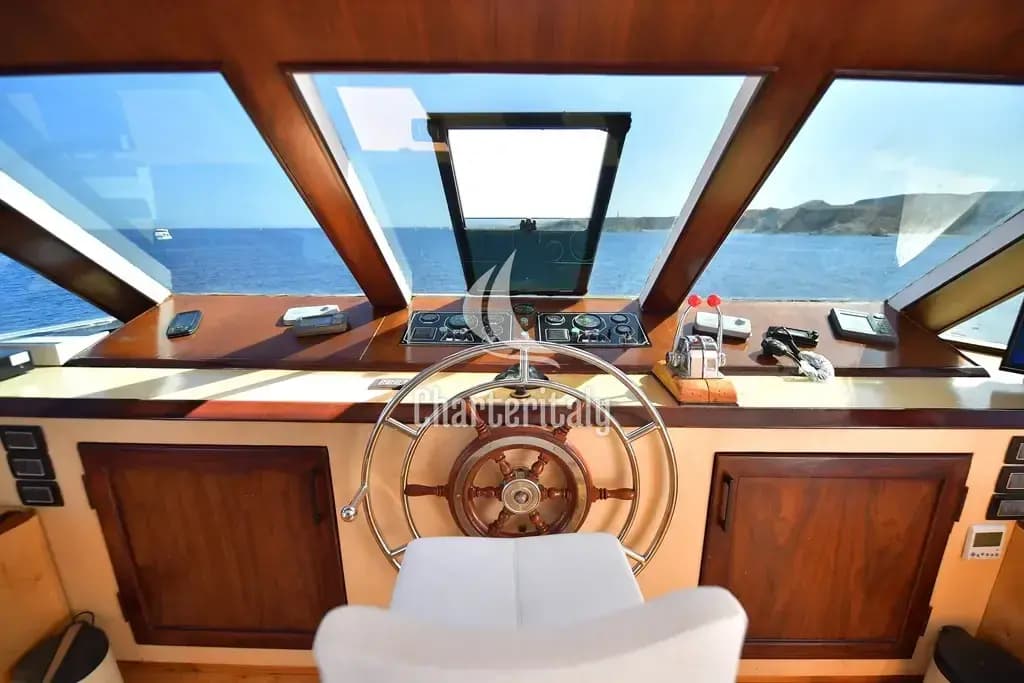 Luxury Motor Yacht - Luxury suite upper deck - 14