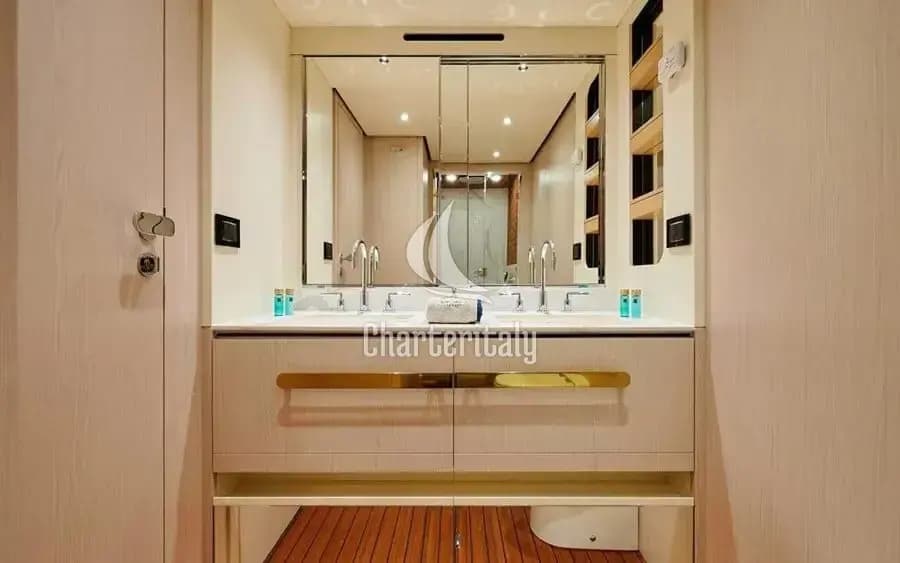 Azimut 78 Fly - 4 + 1 cab. - Concord's 6 ex. OMR Group - 31