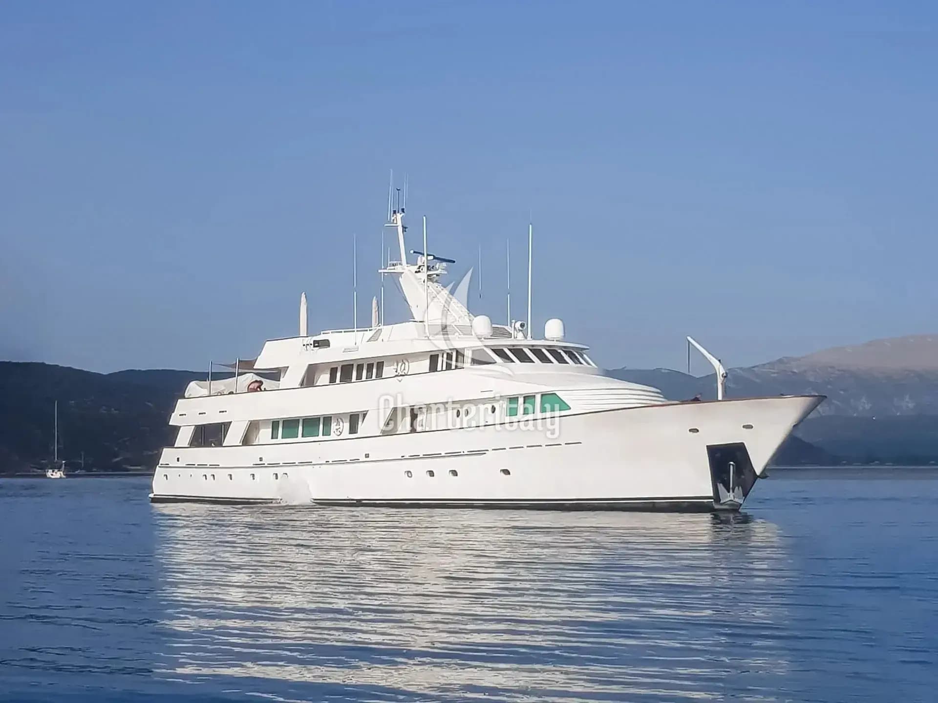Luxury Motor Yacht - Kokomo Nights - 1