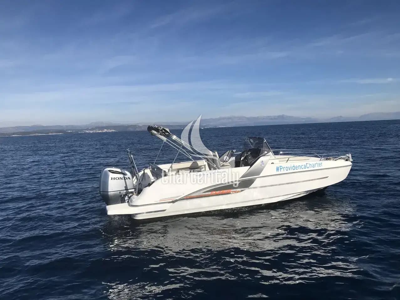 Beneteau Flyer 7.7 Space Deck - Beneath Flyer 7.7 Space Deck - 16
