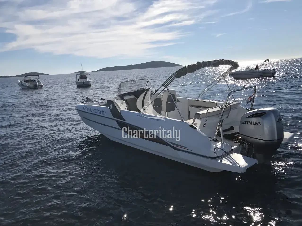Beneteau Flyer 7.7 Space Deck - Beneath Flyer 7.7 Space Deck - 5