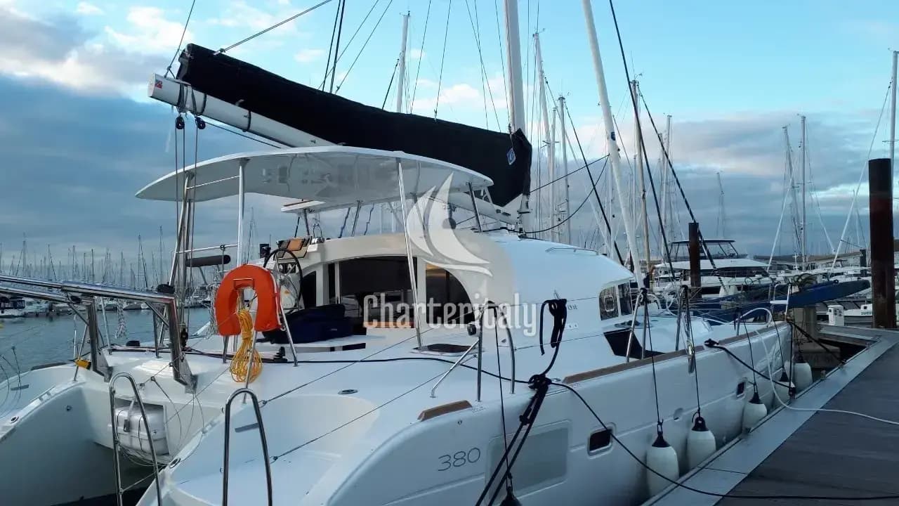 Lagoon 380 - BUTTERFLY - 9