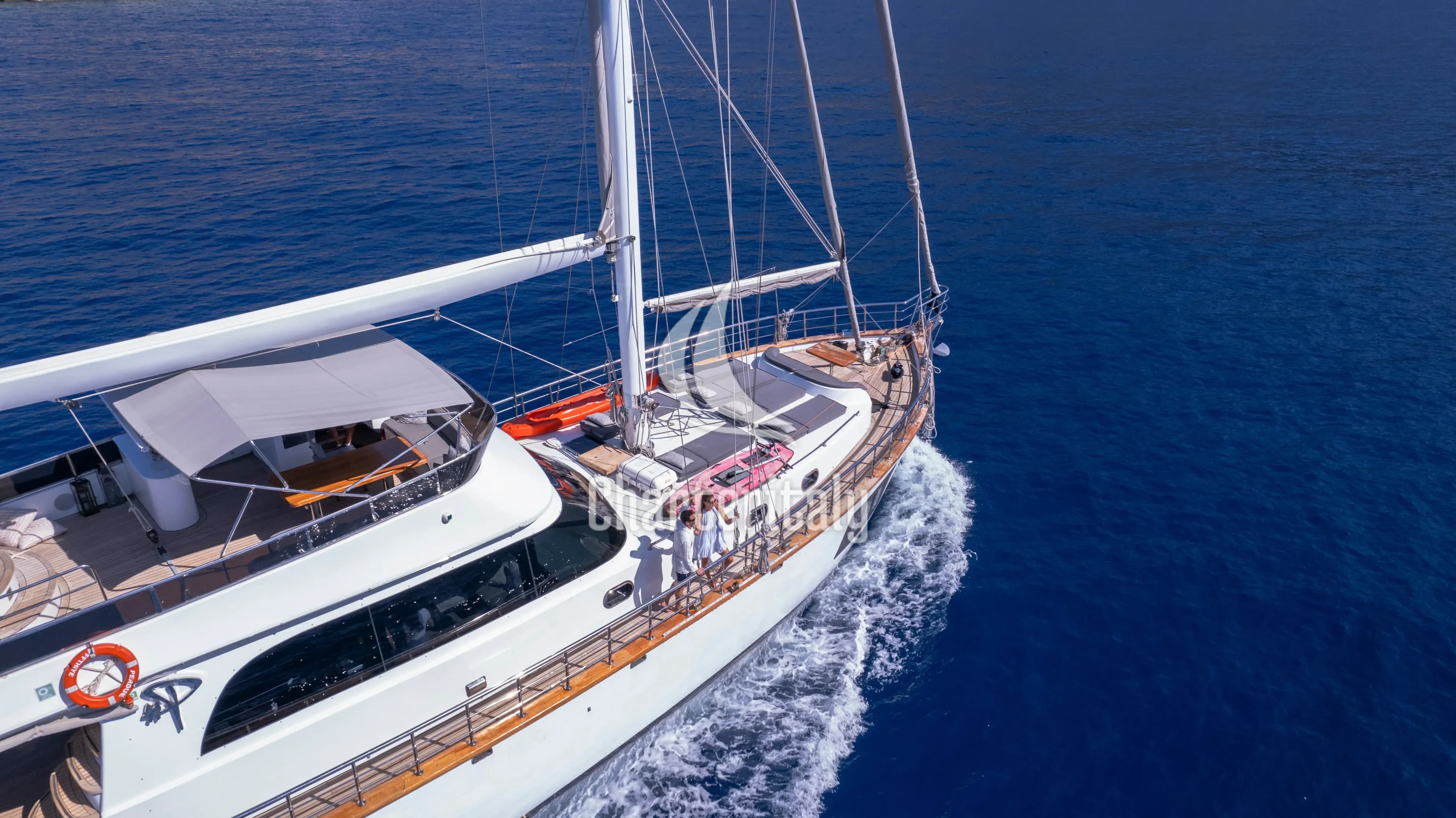 Motor sailer - Premium - 27