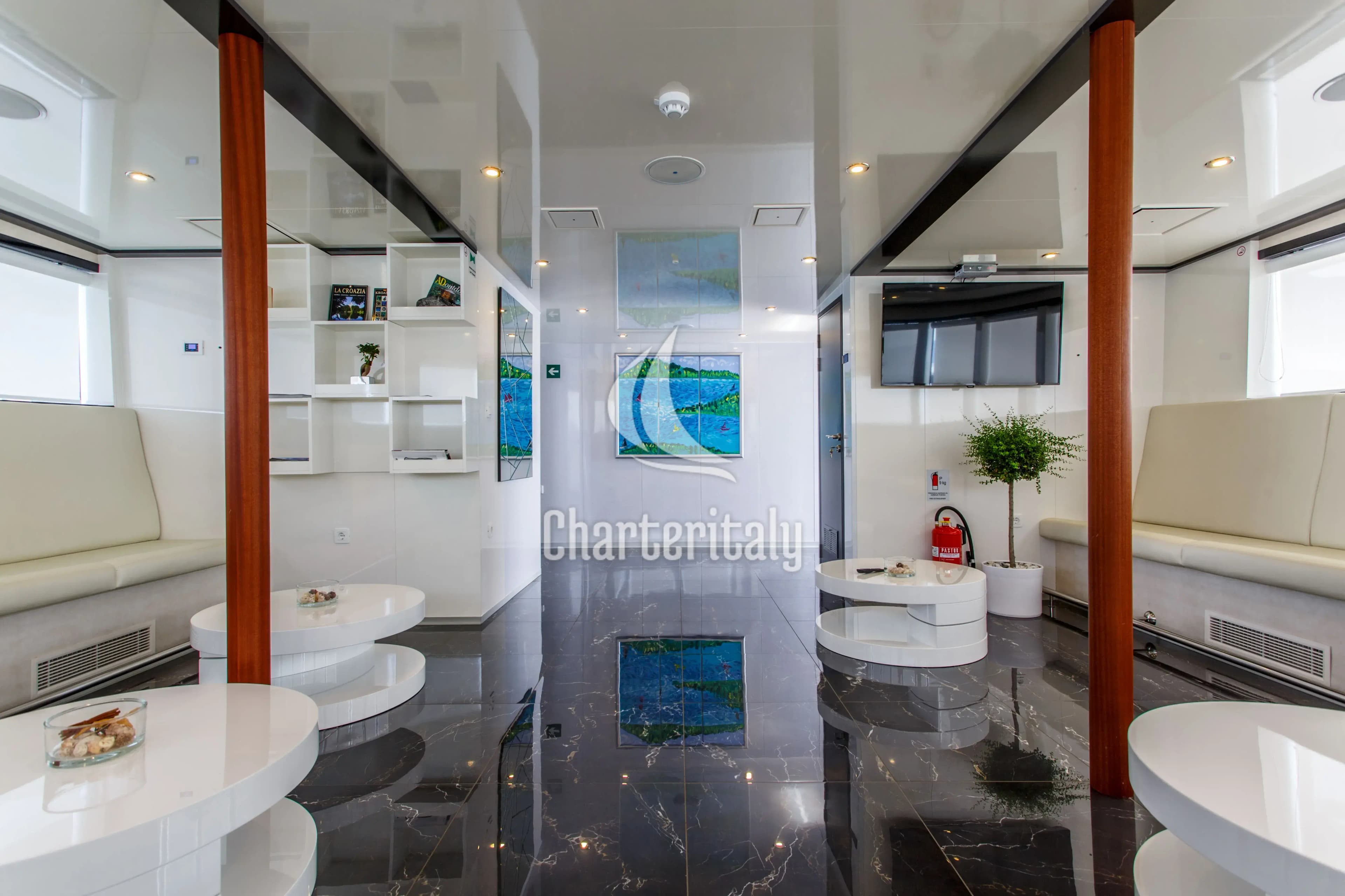 Luxury Motor Yacht - Ban - 10