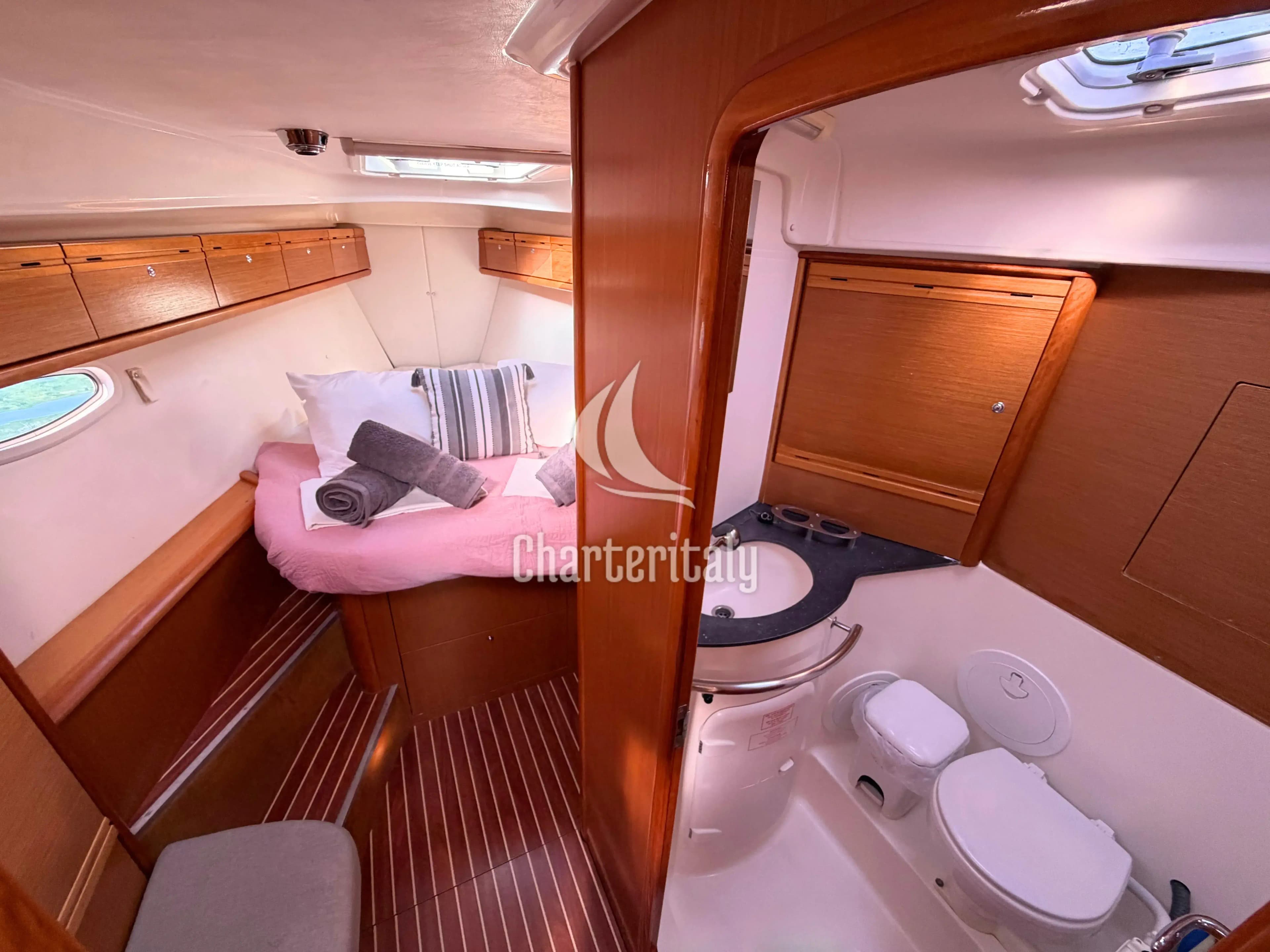 Bavaria Cruiser 40 - BUNNY GIRL - 10