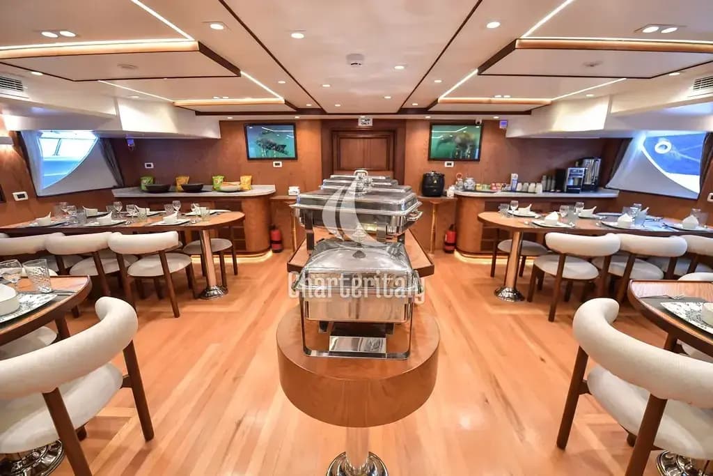 Luxury Motor Yacht - Twin bed cabin lower deck 4 - 20